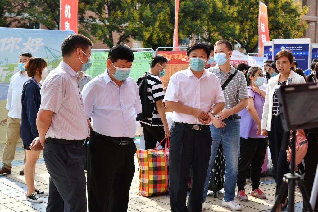 我校2021级新生入校开启崭新旅程