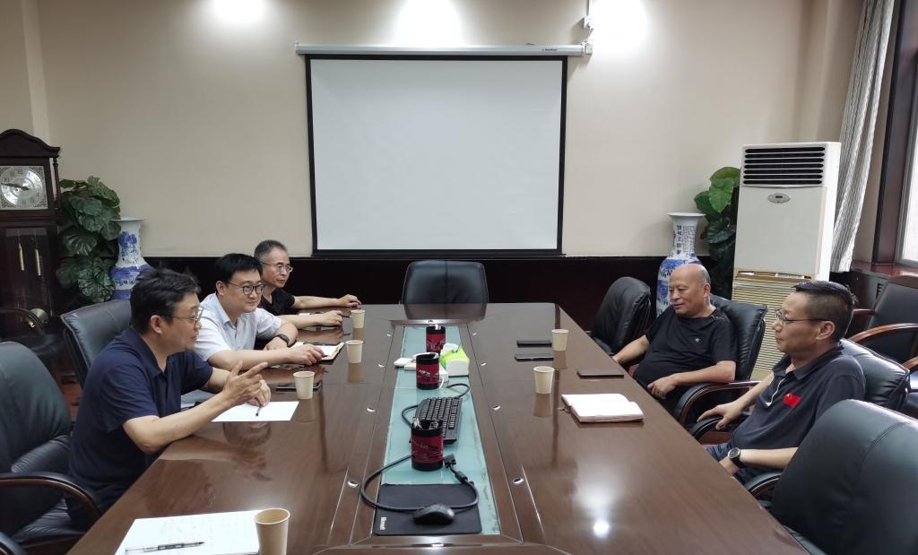 我校召开江苏校友会筹备工作推进会